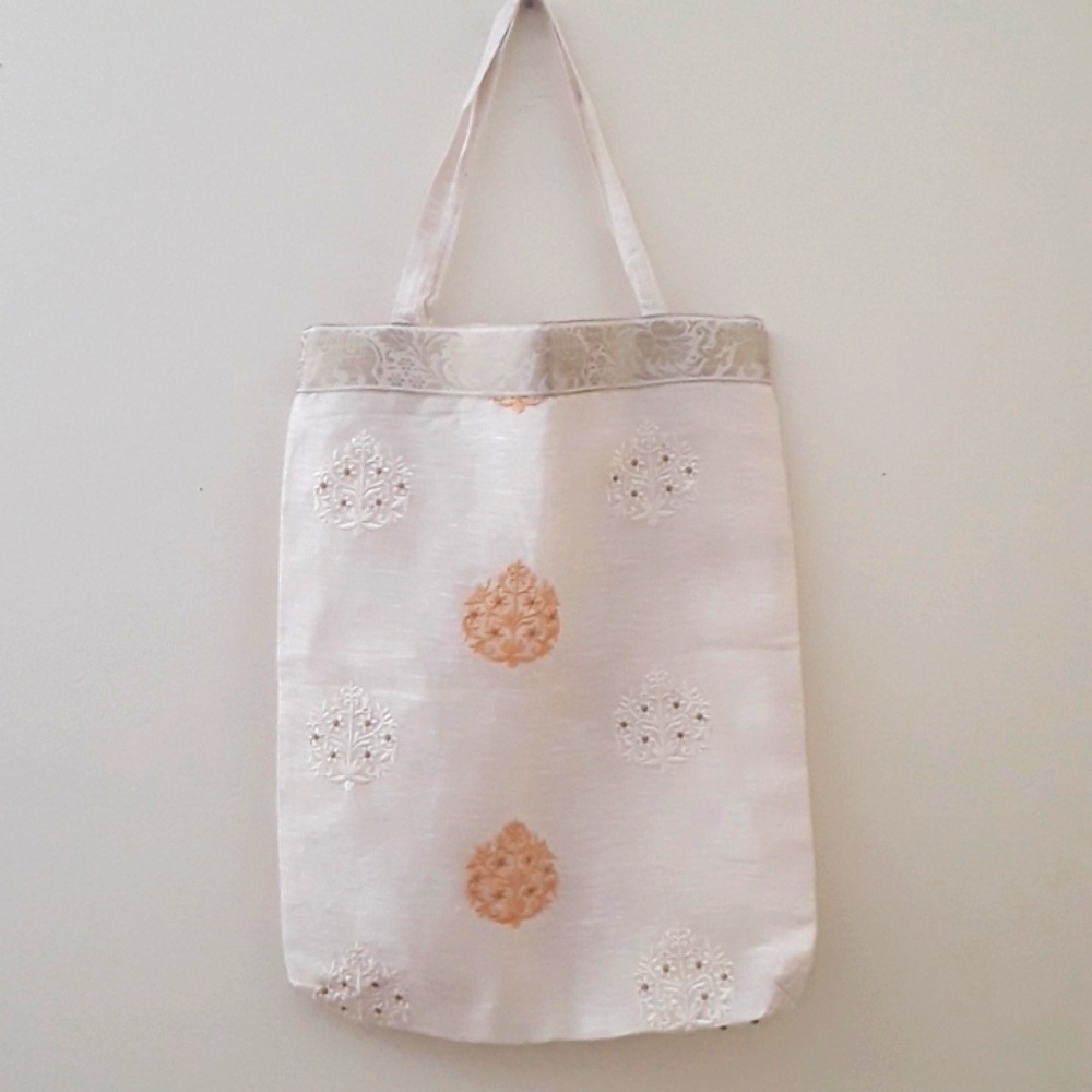 BEAUTIFUL CREAM SILK  BAG